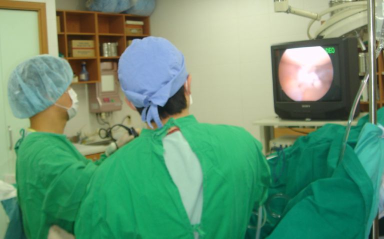 관절 내시경 시술